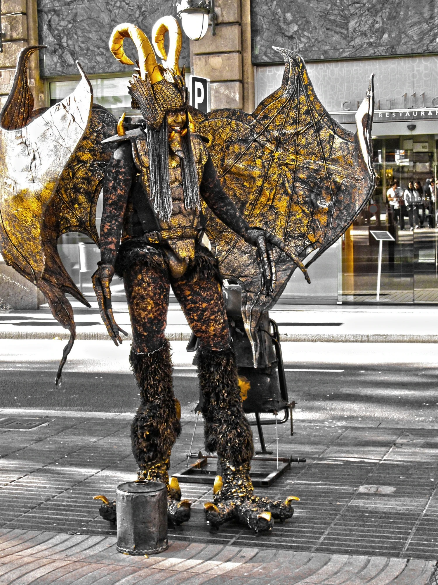 Living statues